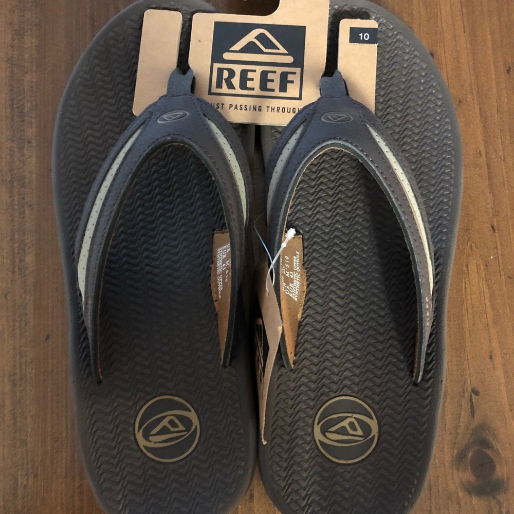 NWT Reef Men’s flip flops
